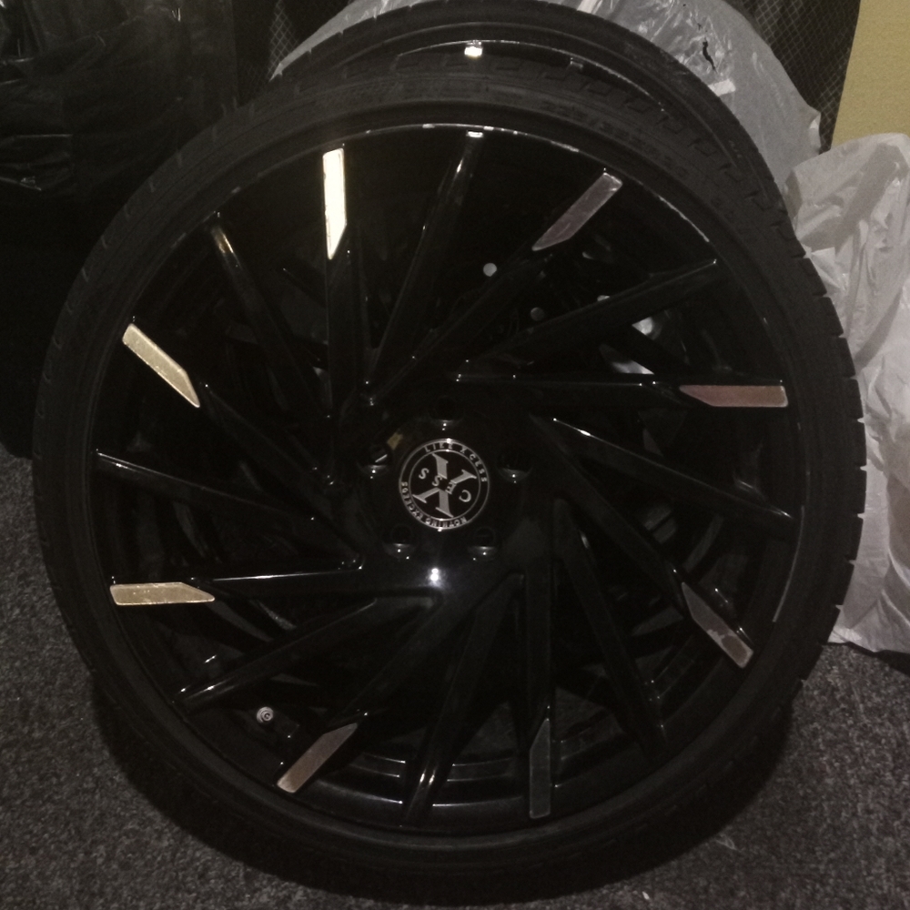 5 lug rims Cess X 20" with landsail tires